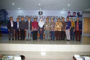 foto bersama peserta seminar
