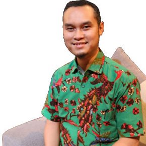 Aulia Luqman Aziz, S.S., S.Pd., M.Pd