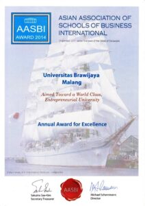 Sertifikat Annual Award for Excellence untuk UB